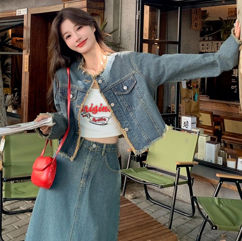 https://fulmo-img-server.com/denimmode/1758775929389_bfznk6hw_ika7e884.jpeg