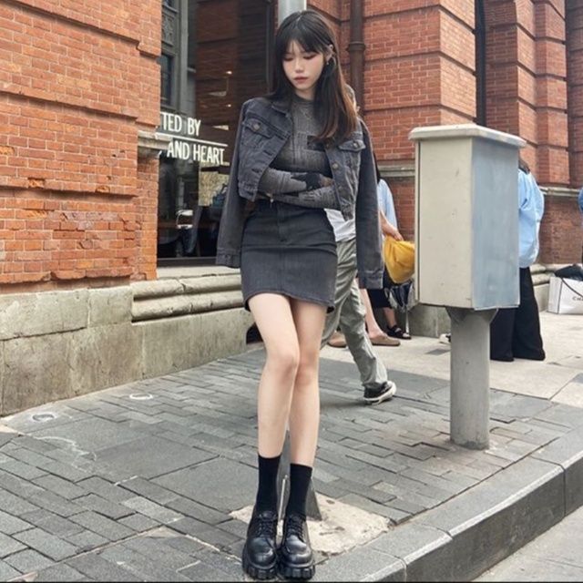 デニムセットアップ レトロ感漂うデニムスカートセット