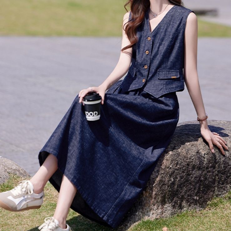 デニムセットアップ 優美なノースリーブベスト＆ロングスカート