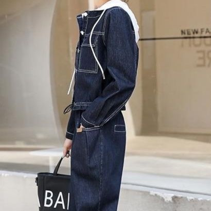 デニムセットアップ フード映えるジージャンとワイドパンツの上下セット