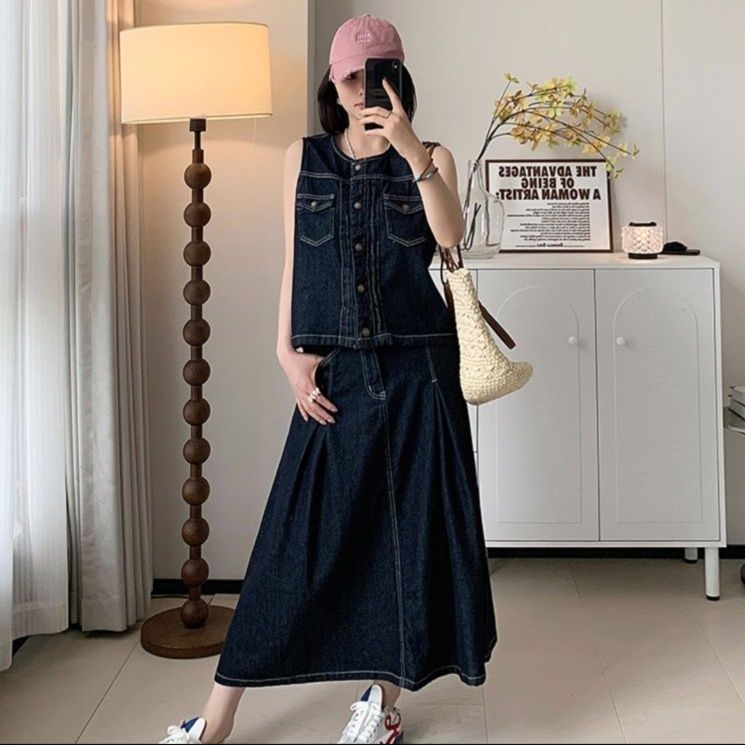 デニムセットアップ 季節感溢れるベスト＆スカート