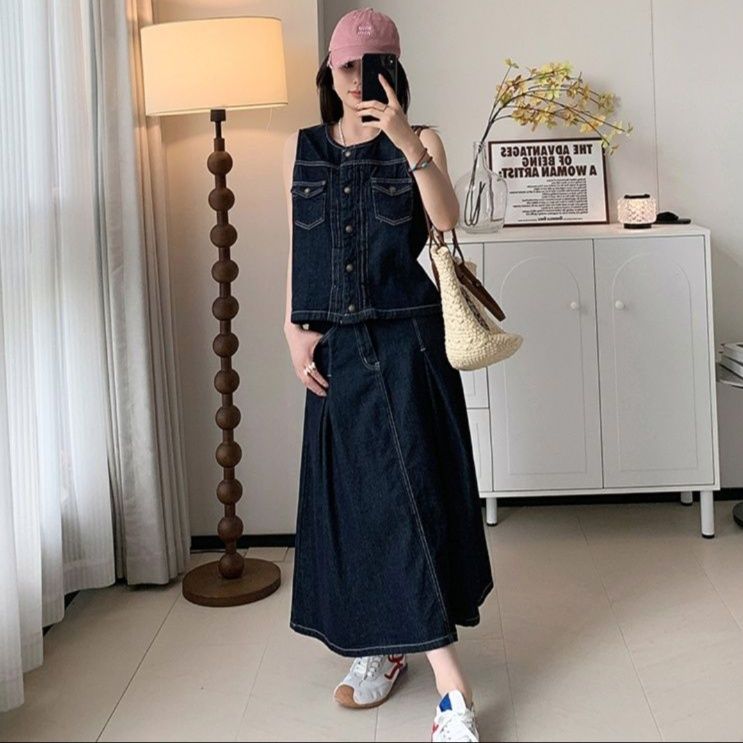 デニムセットアップ 季節感溢れるベスト＆スカート