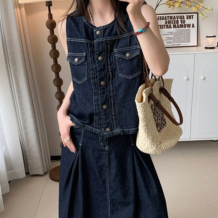 デニムセットアップ 季節感溢れるベスト＆スカート