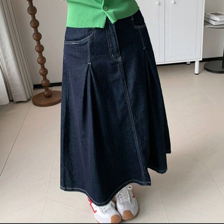 デニムセットアップ 季節感溢れるベスト＆スカート