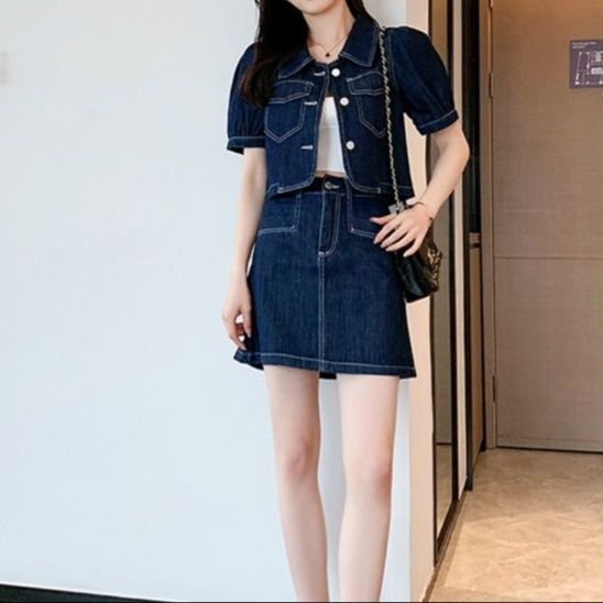 デニムセットアップ ショート丈上着とミニスカート組合せ