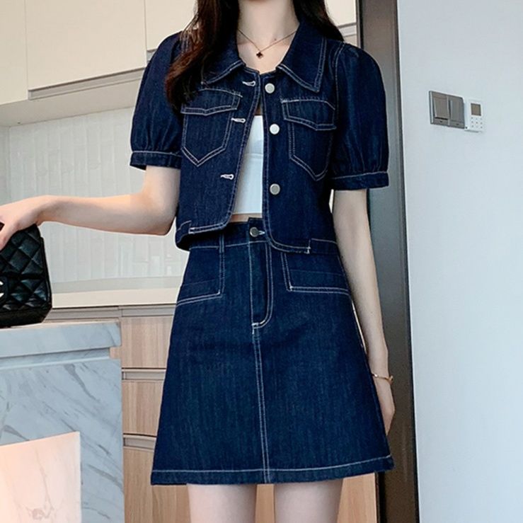 デニムセットアップ ショート丈上着とミニスカート組合せ