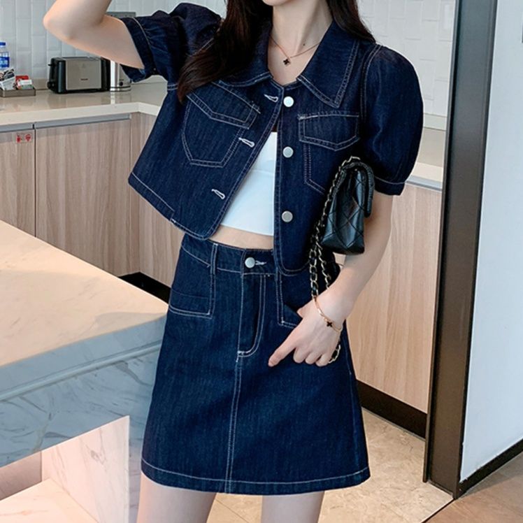 デニムセットアップ ショート丈上着とミニスカート組合せ