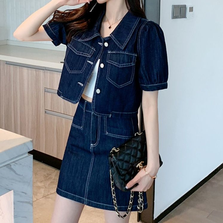 デニムセットアップ ショート丈上着とミニスカート組合せ