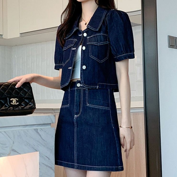 デニムセットアップ ショート丈上着とミニスカート組合せ