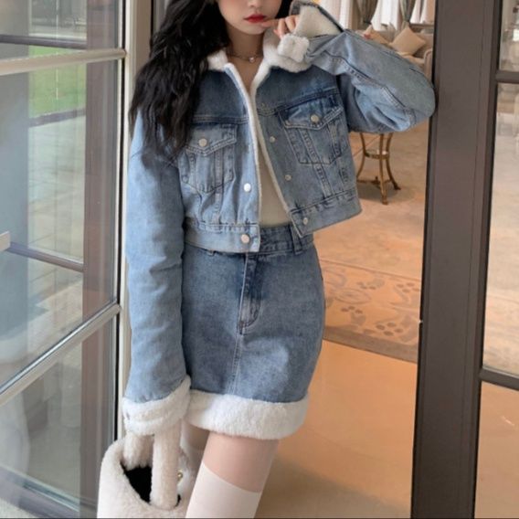 デニムセットアップ ボア襟付きジージャンとミニスカートのセットアップ