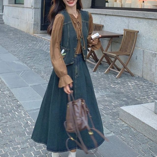 デニムセットアップ 刺繍入りベスト＆フレアスカートセット