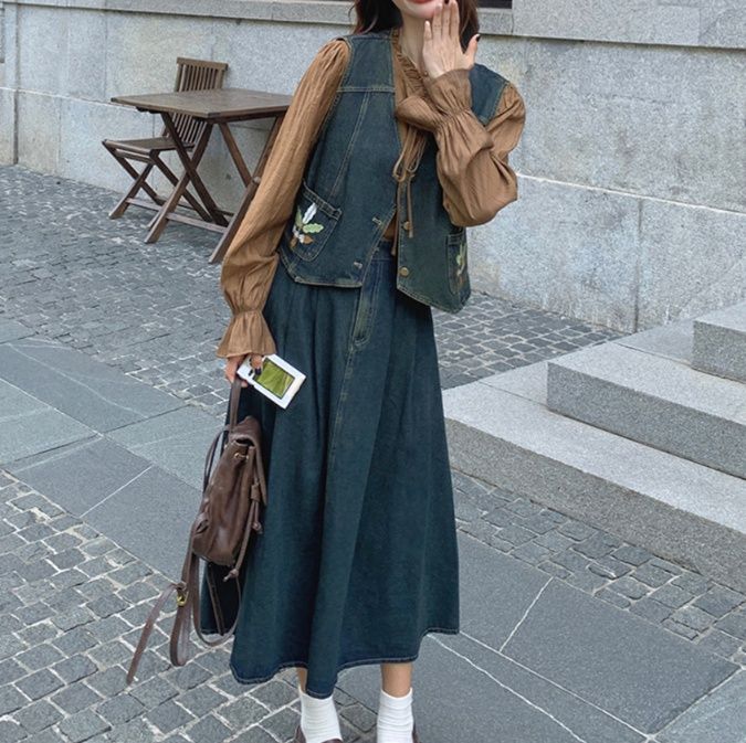 デニムセットアップ 刺繍入りベスト＆フレアスカートセット