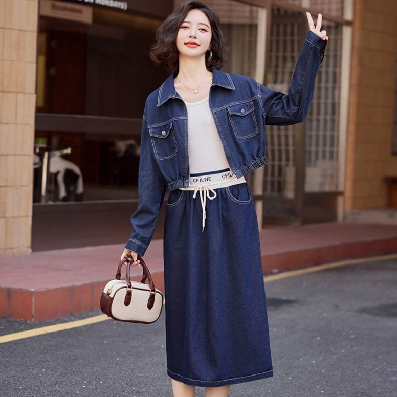 デニムセットアップ ショート丈ジャケットとスカートの上品デニムセットアップ