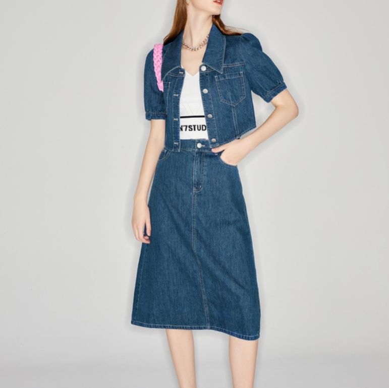 デニムセットアップ パフスリーブ半袖ジャケットとミディ丈スカートのセットアップ