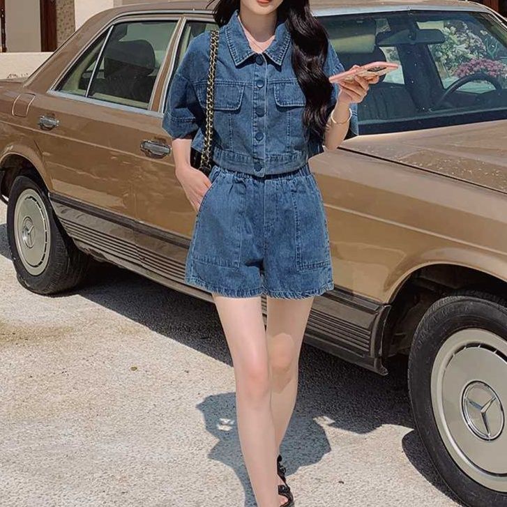 デニムセットアップ 五分袖ショート丈ジャケットとショートパンツの上下セット