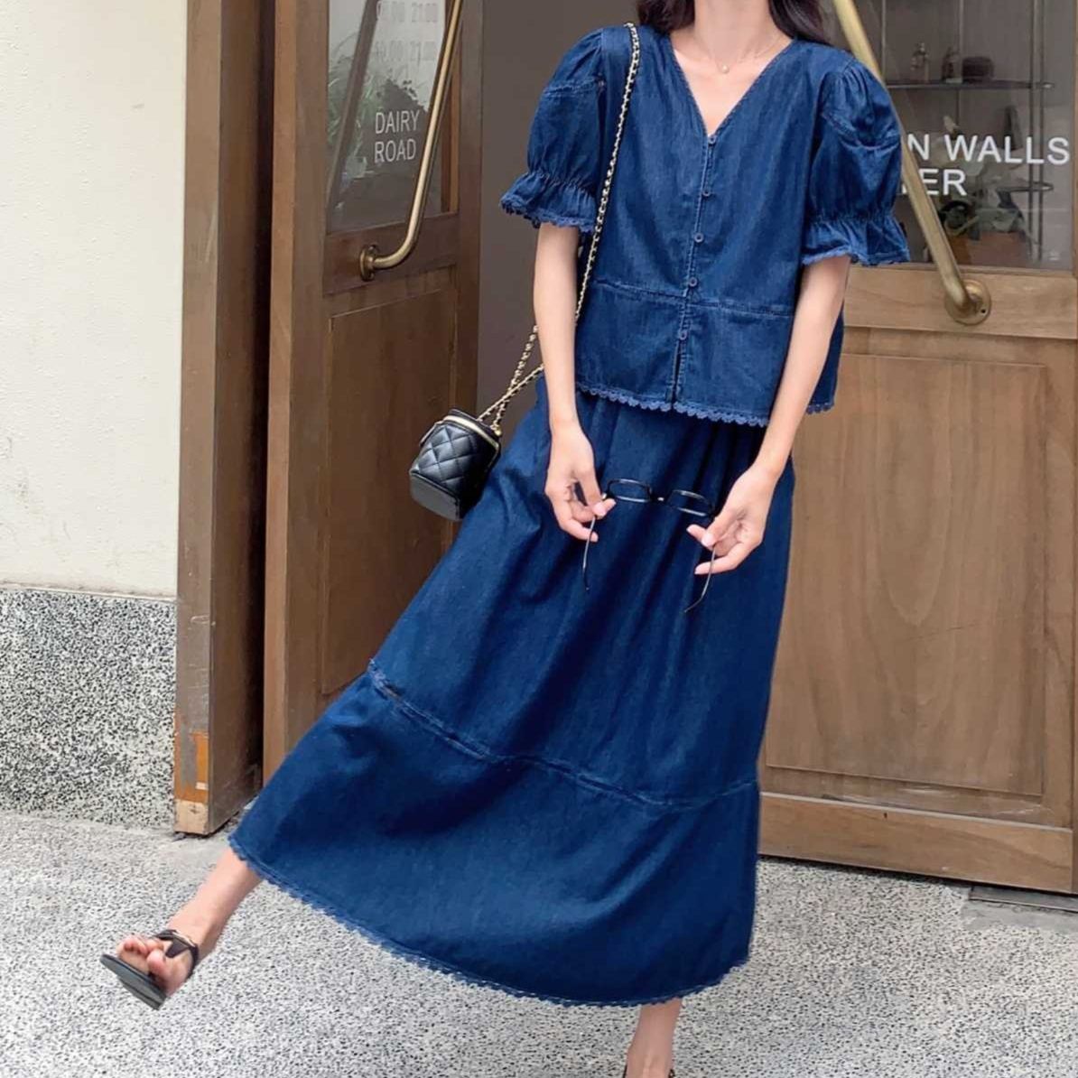 デニムセットアップ パフスリーブトップスとティアードスカートのレースデザインツーピース