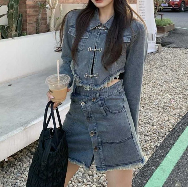 デニムセットアップ フリンジクロップドジャケット＆巻き風ミニスカート ユニーク留め具セットアップ