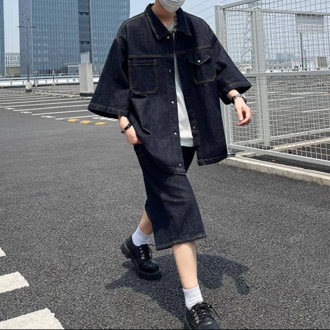 オーバーサイズ七分袖シャツ×ワイドハーフパンツ メンズ向けゆったりネイビーデニムセットアップ