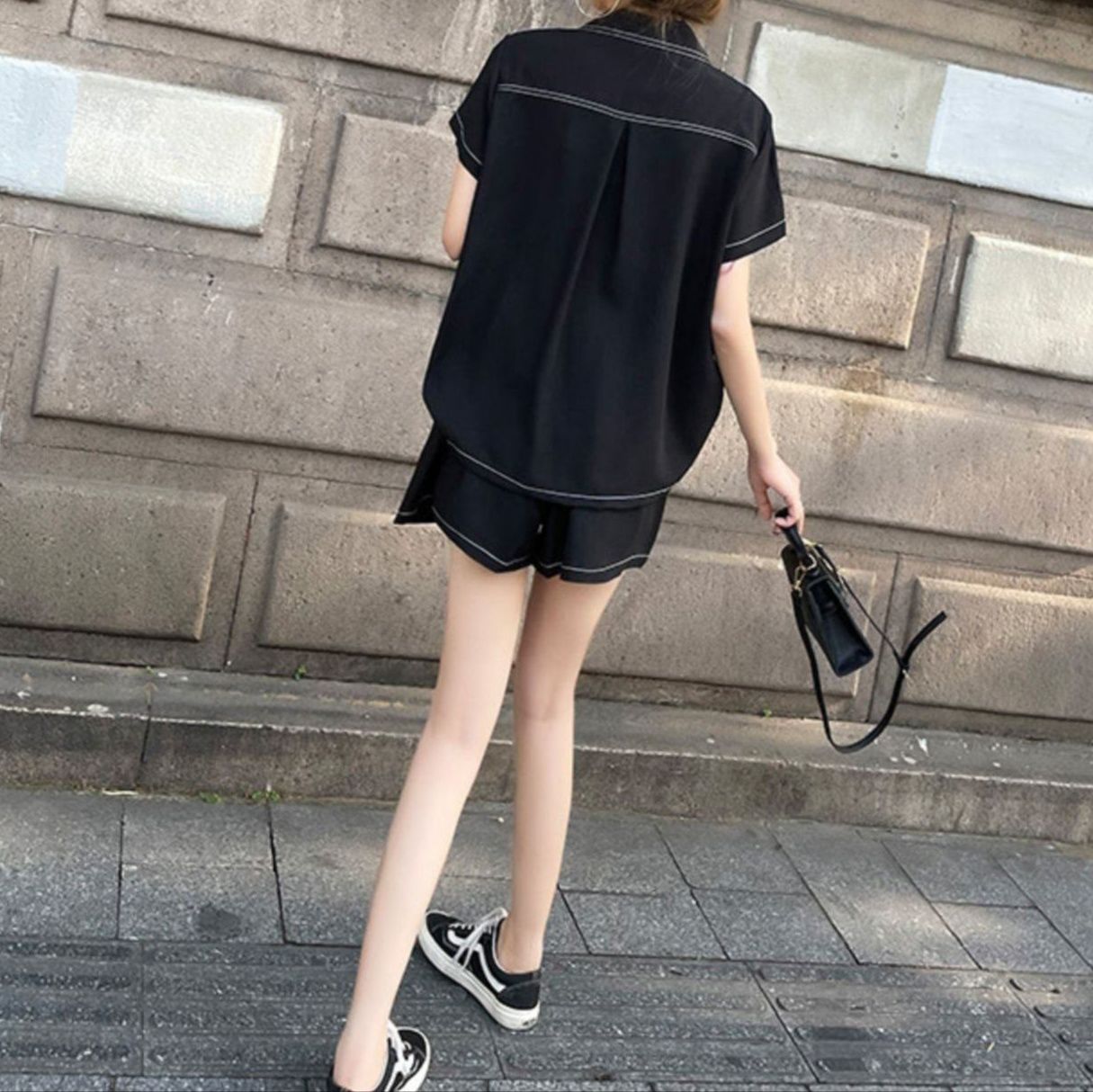 https://fulmo-img-server.com/denimmode/1778896118071_xn07moj9_3nmr6ozp.jpeg