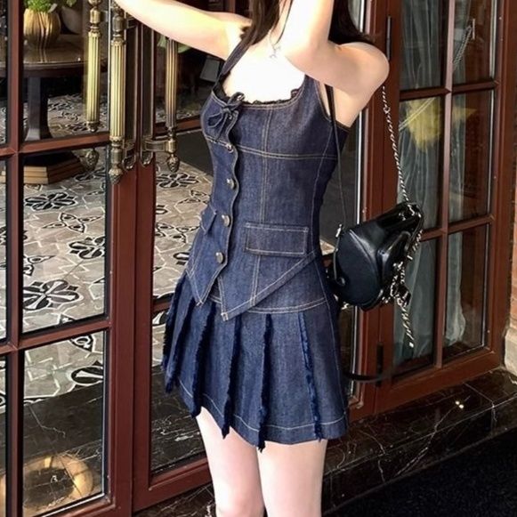 https://fulmo-img-server.com/denimmode/1780970650334_58pazpa9_nv627w48.jpeg