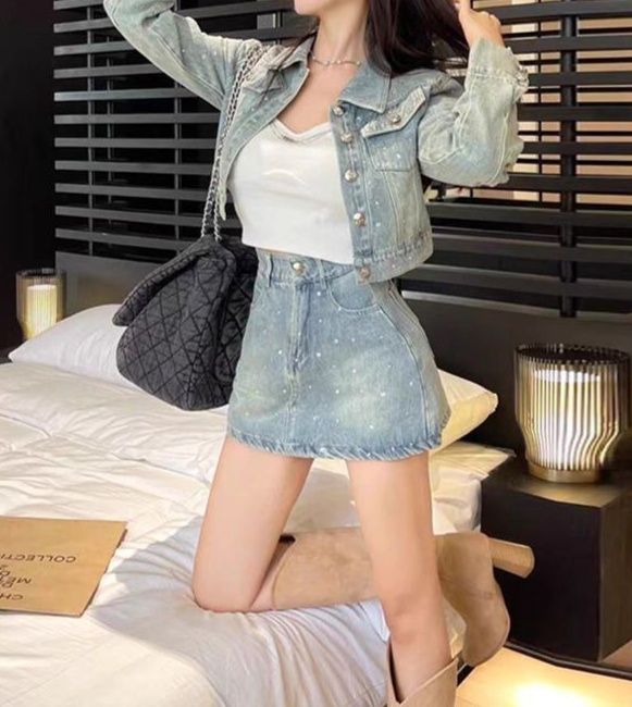 https://fulmo-img-server.com/denimmode/1785563883740_7uk5htv5_fs734qmg.jpeg