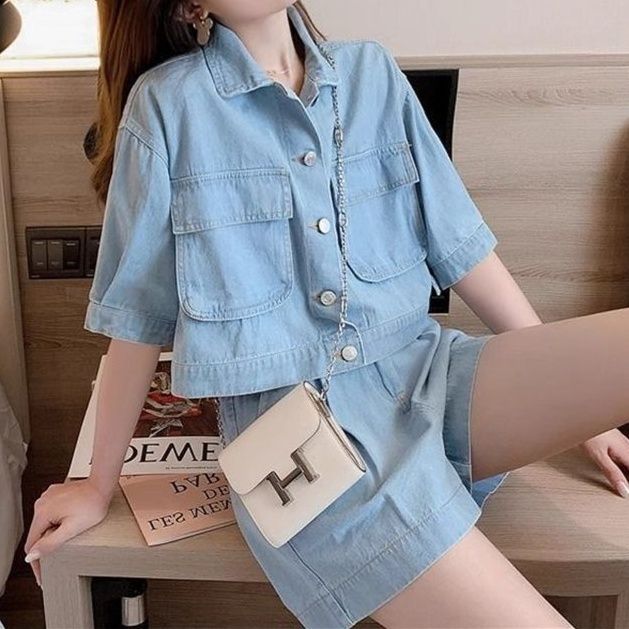 デニムセットアップ 半袖クロップドジャケットとショートパンツのデニムセットアップ