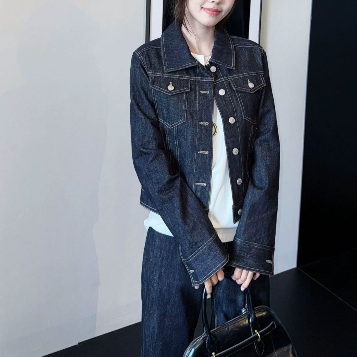 https://fulmo-img-server.com/denimmode/1789791078940_x7n5ng17_lyr4l434.jpeg