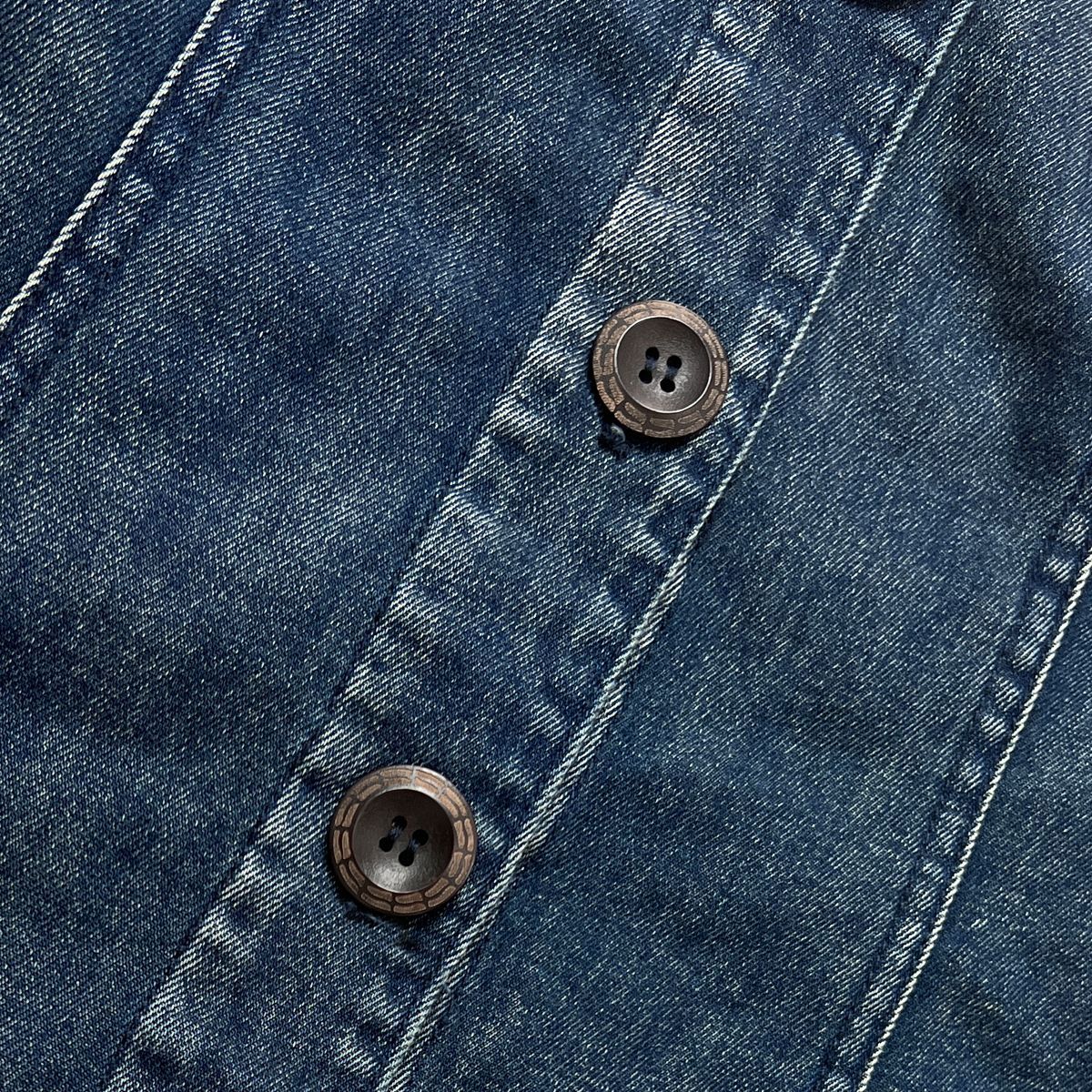 https://fulmo-img-server.com/denimmode/2ab97fe9-2f30-419f-932d-cb67d98cfe3d.jpg