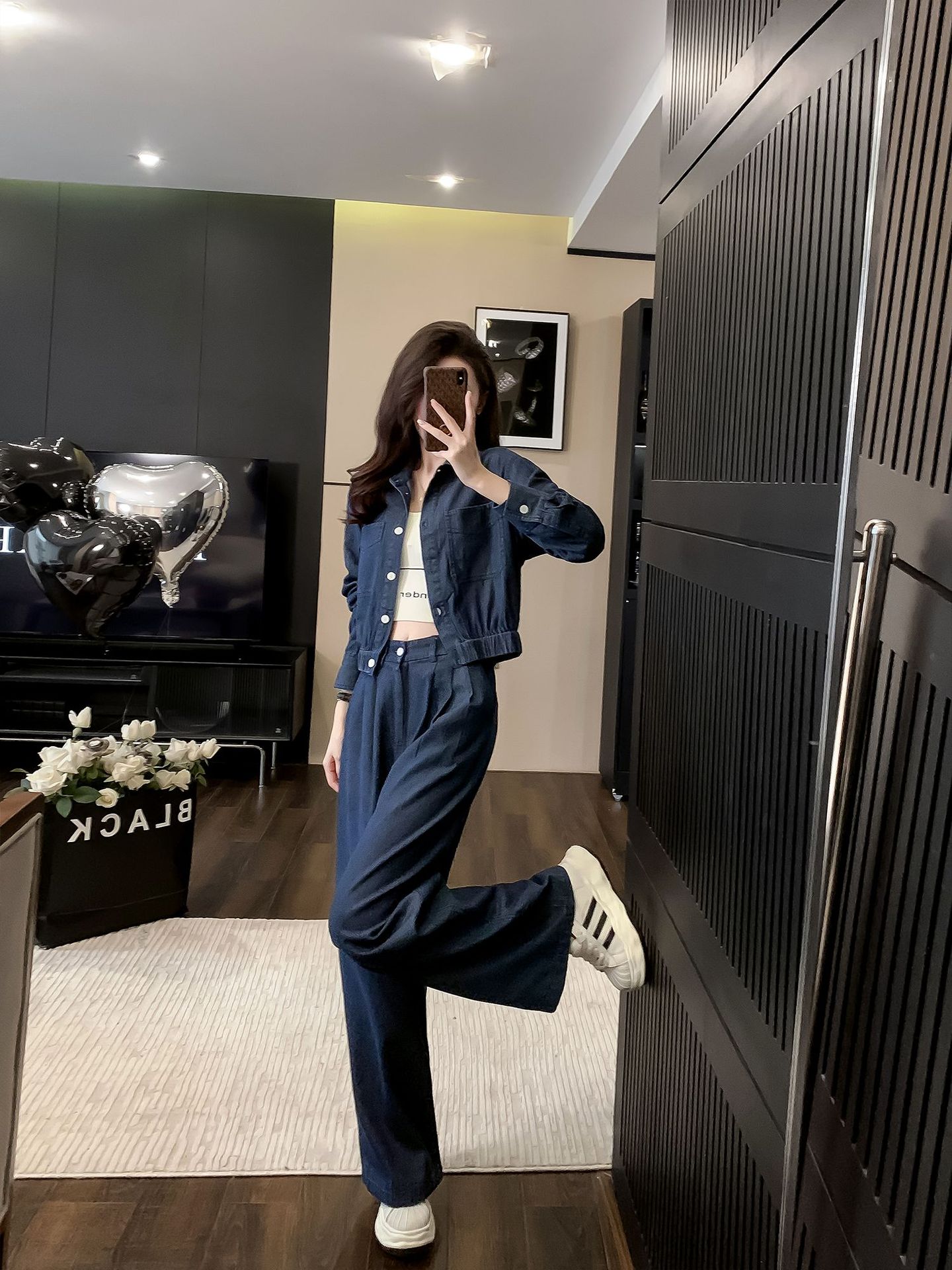 https://fulmo-img-server.com/denimmode/2ccaa027-c07f-445f-84c1-15c2468bf250.jpg
