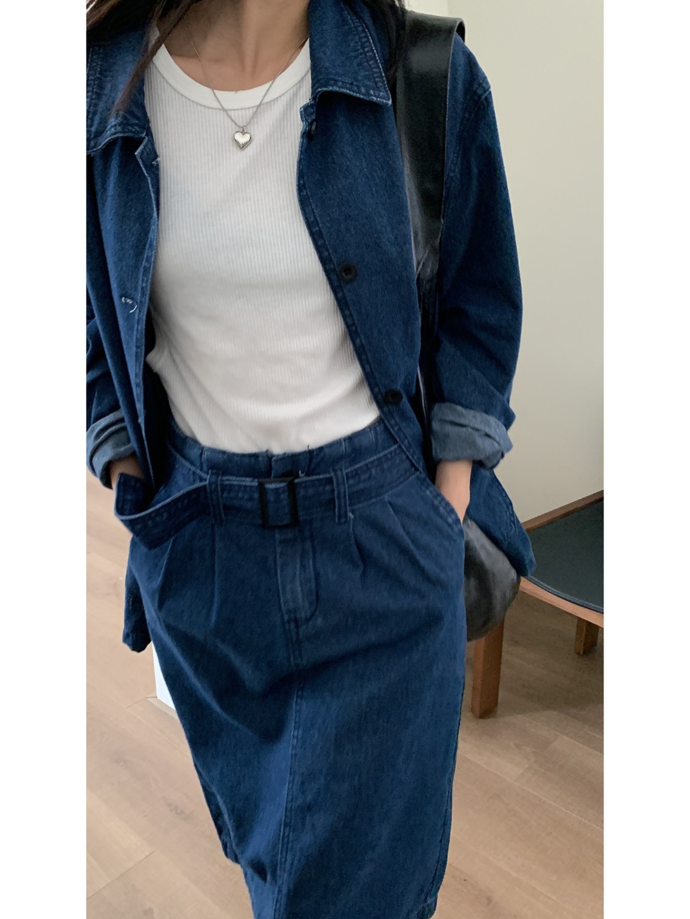https://fulmo-img-server.com/denimmode/37c49f21-46d5-41f2-8822-d5cc7b6f4f55.jpg
