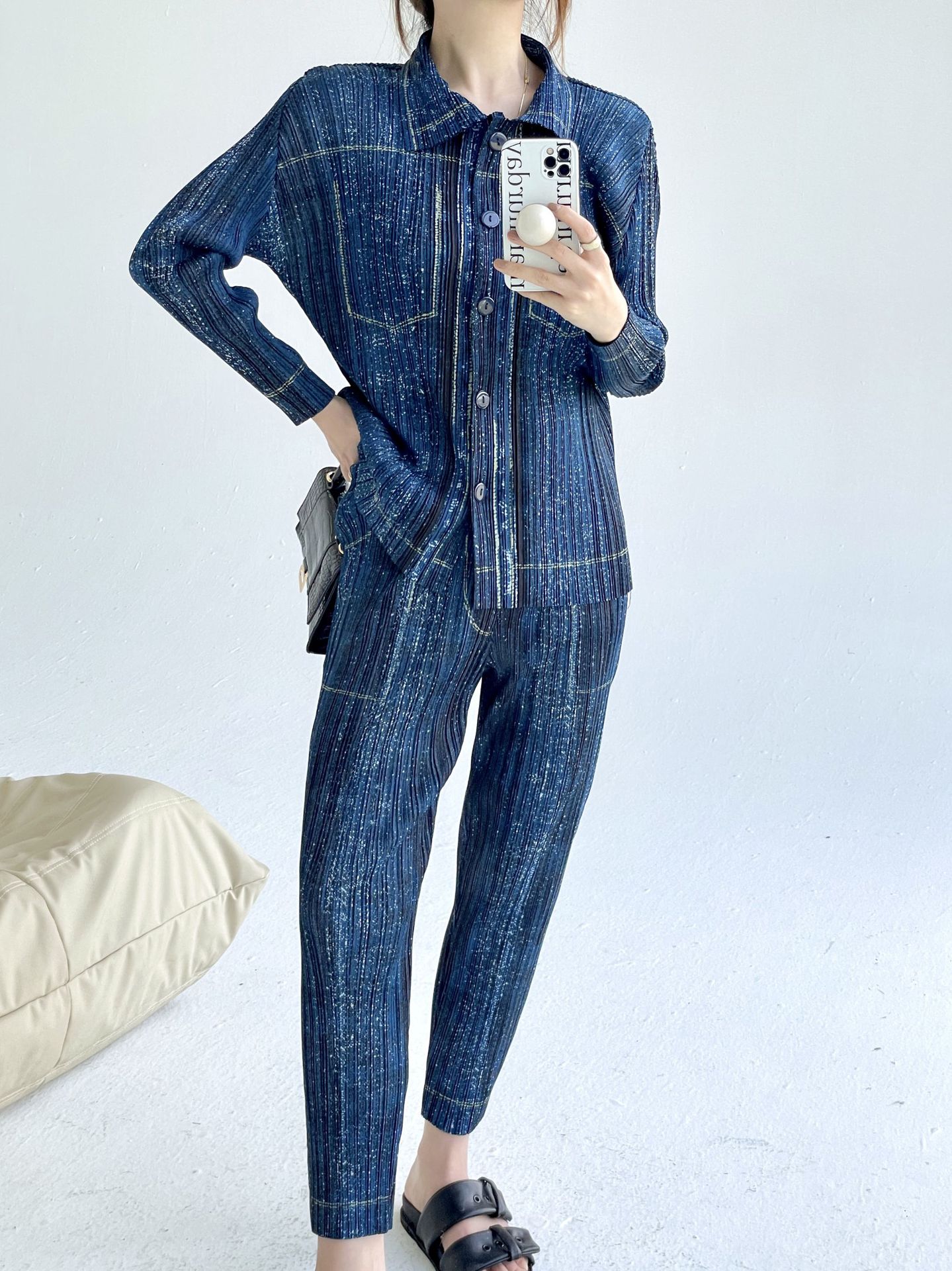 https://fulmo-img-server.com/denimmode/7639e2d9-7c09-43f2-b5c6-d50b8ac2ac1c.jpg