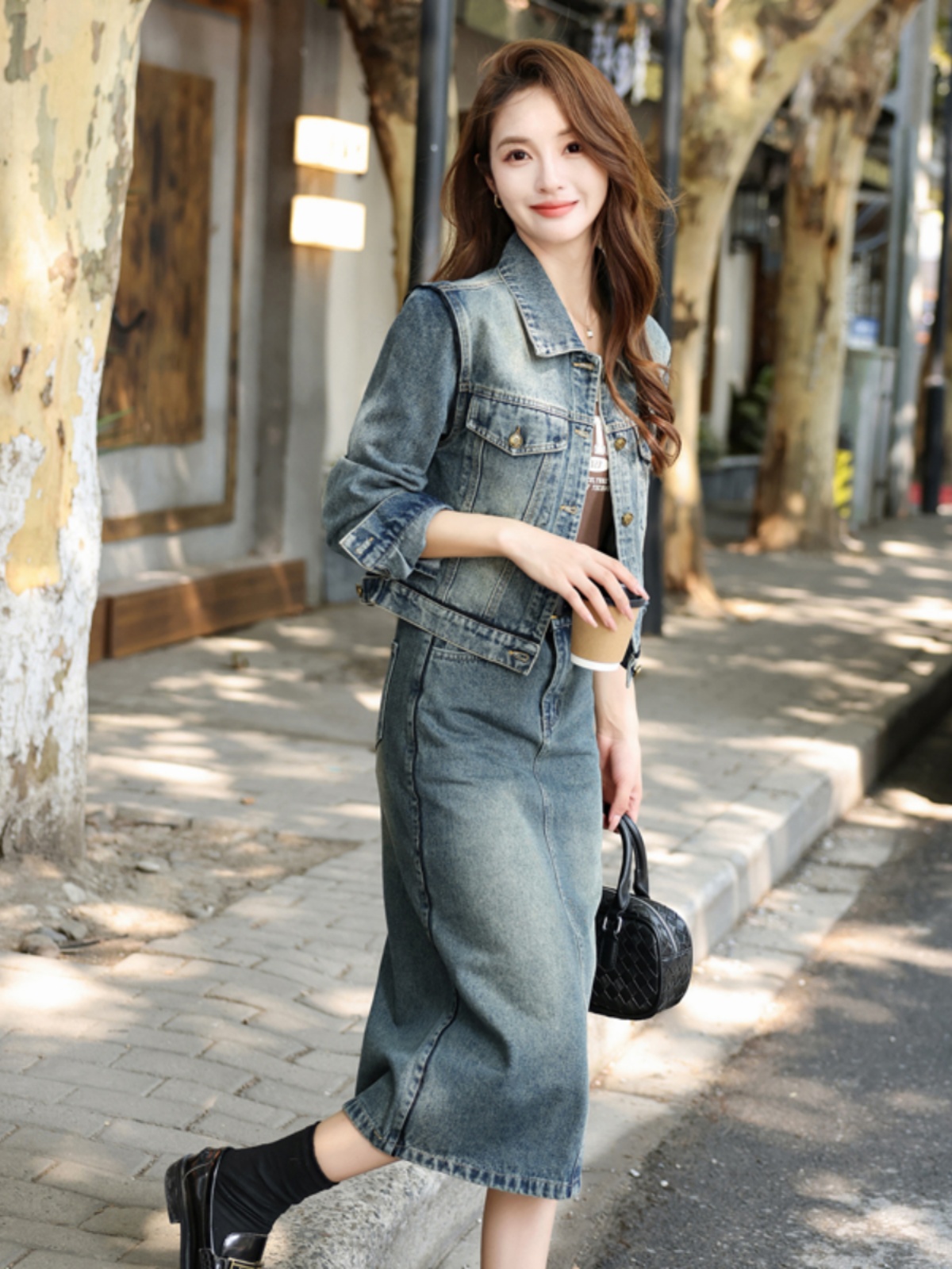 https://fulmo-img-server.com/denimmode/98a54a56-5590-4b2b-b571-b54c8e38d4ac.jpg
