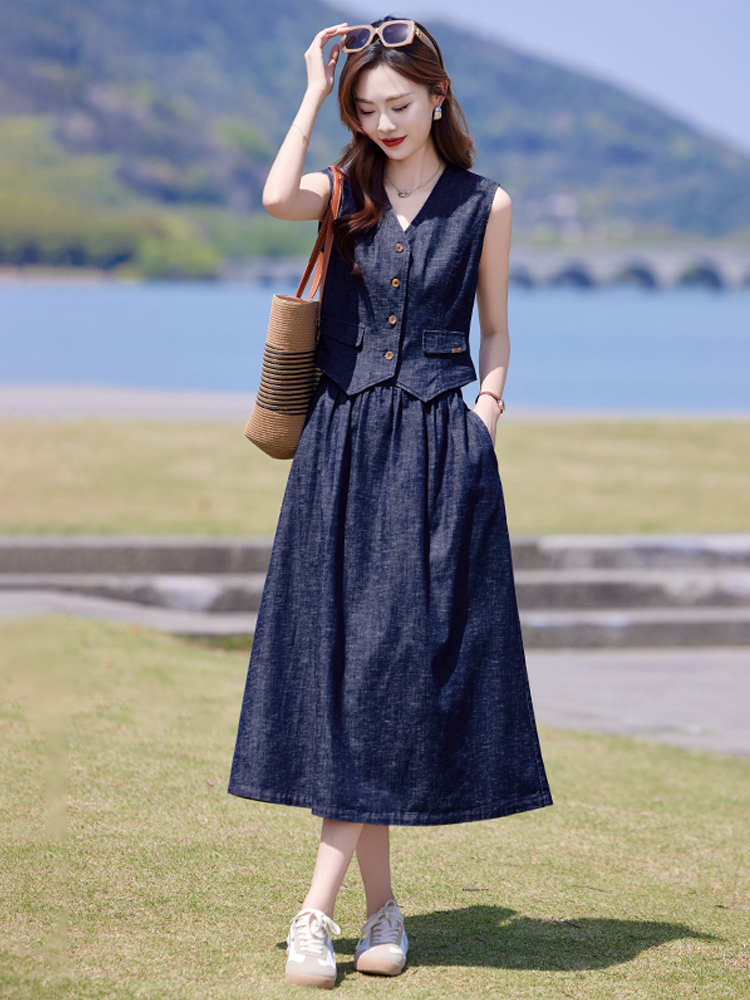 デニムセットアップ 優美なノースリーブベスト＆ロングスカート