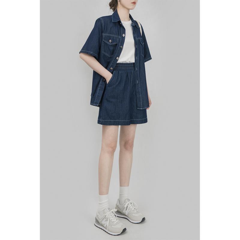 デニムセットアップ 半袖シャツとショートパンツの上下セット
