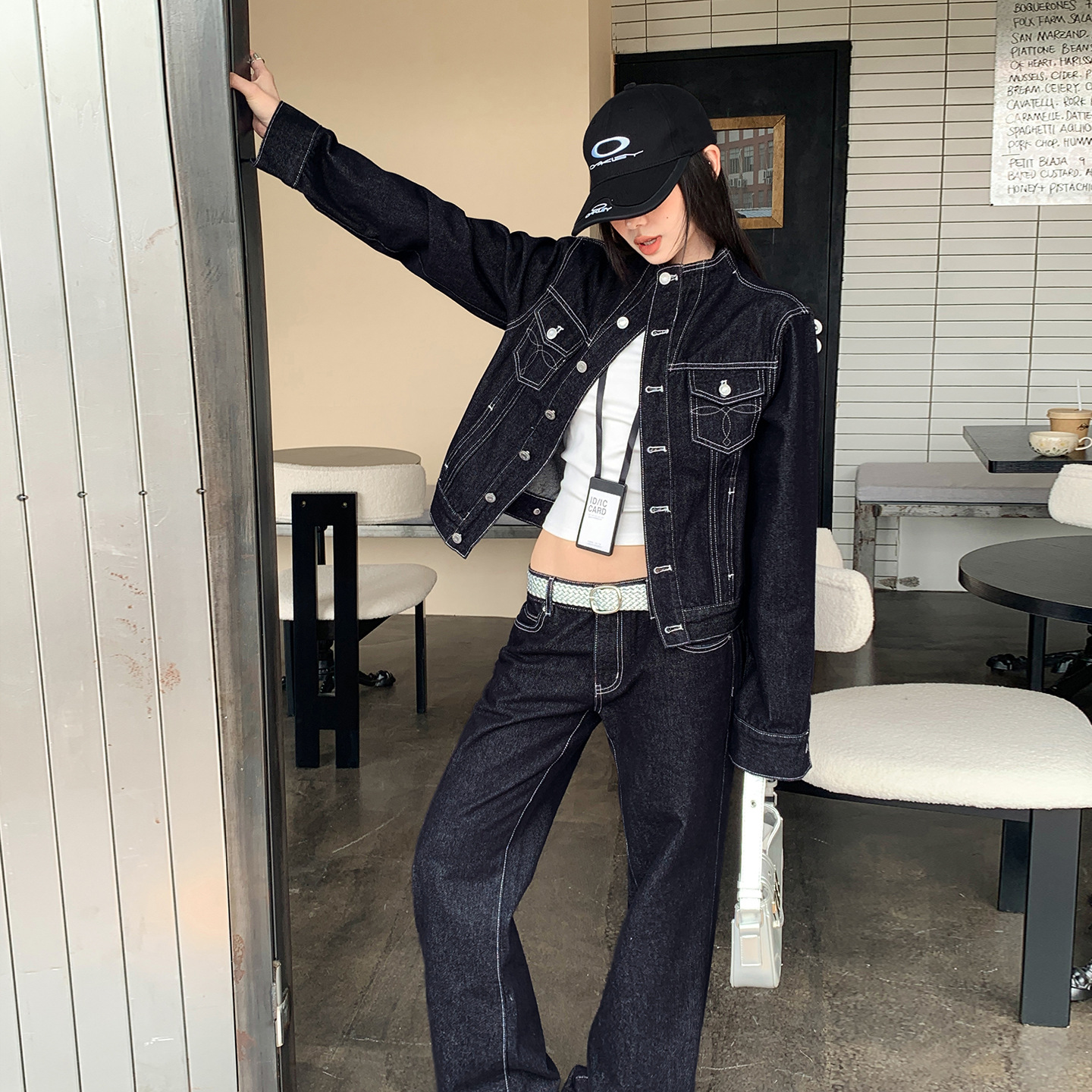 デニムセットアップ ショート丈ジャケットとフレアパンツの二点セット