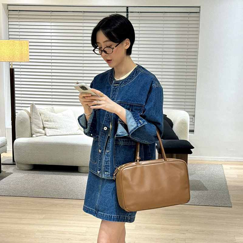 https://fulmo-img-server.com/denimmode/ee26fc0c-1750-4583-8321-36af96094171.jpg