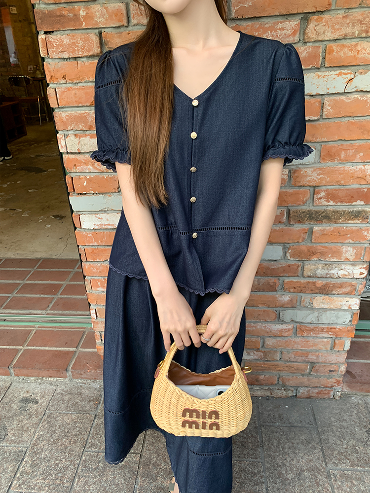 https://fulmo-img-server.com/denimmode/f28c8310-09cc-4a69-82c1-b9fe693de1bf.jpg