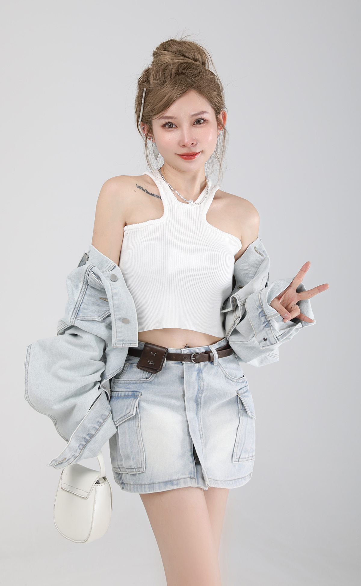 https://fulmo-img-server.com/denimmode/f7a7713d-7792-4468-ae2a-f1d145f62a8e.jpg