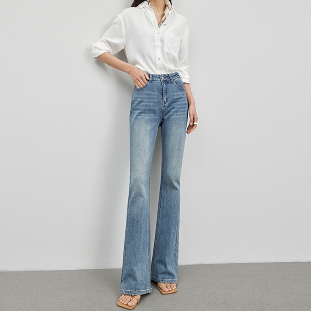 レディースジーンズパンツ　ストレート美脚デニムパンツ