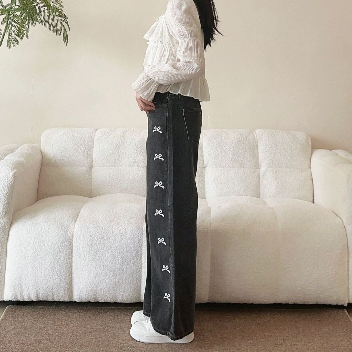 レディースジーンズパンツ リボン刺繍入りハイウエストストレートデニム
