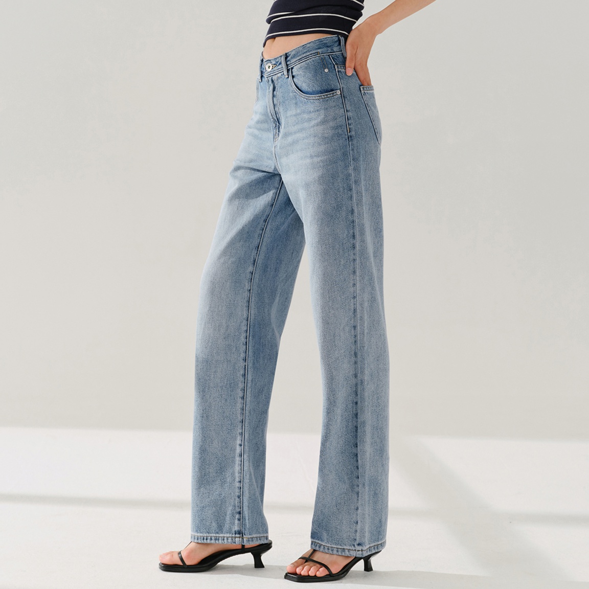 レディースジーンズパンツ すっきりシルエット 美脚ストレートデニム