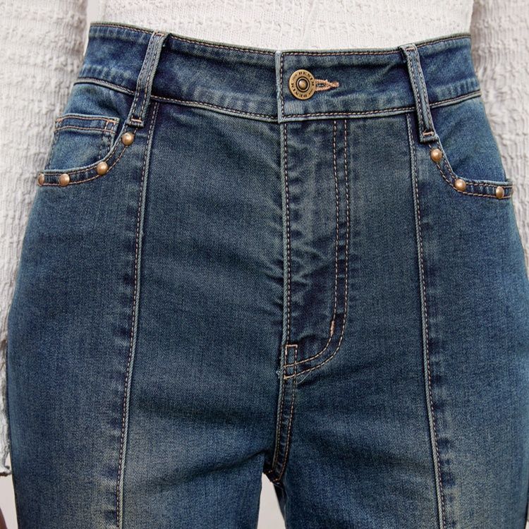 https://fulmo-img-server.com/denimmuse/1743358880926_wgnu5bqf_byuxgrvk.jpeg