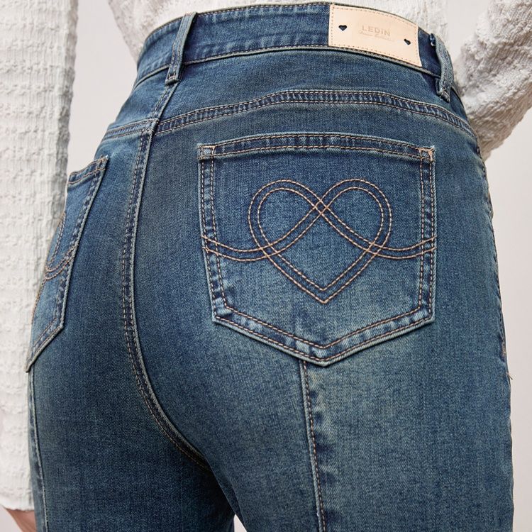 https://fulmo-img-server.com/denimmuse/1743358914765_hccfmfui_ioqafzdn.jpeg