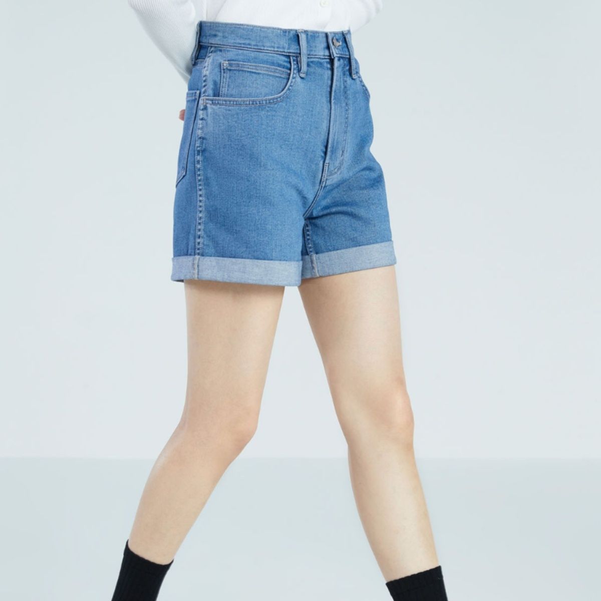 レディース ジーンズ ハイウエスト裾折り返しショートパンツ