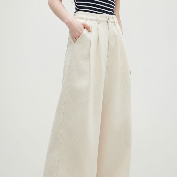 https://fulmo-img-server.com/denimmuse/1750363828054_ublepo7t_jadqfokj.jpeg