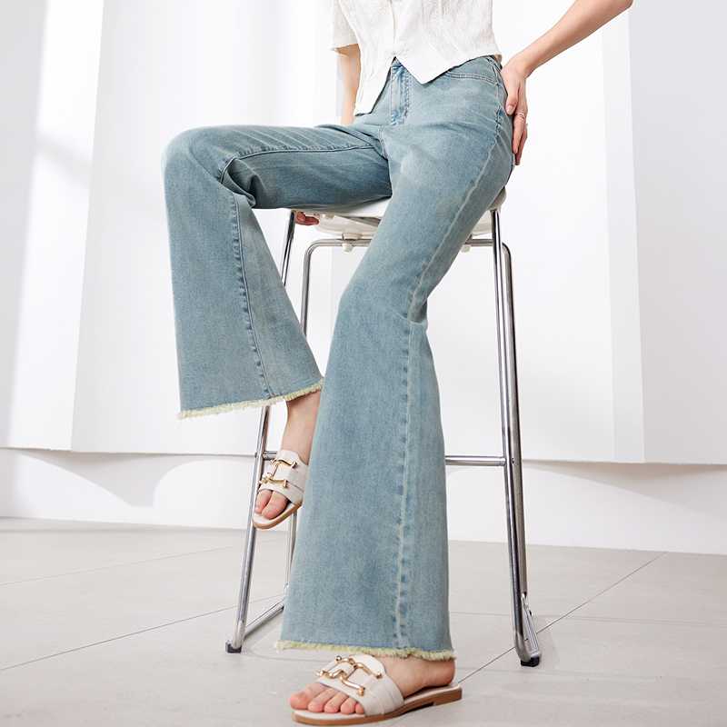 レディース ジーンズ 美脚効果抜群 裾広がりデニム