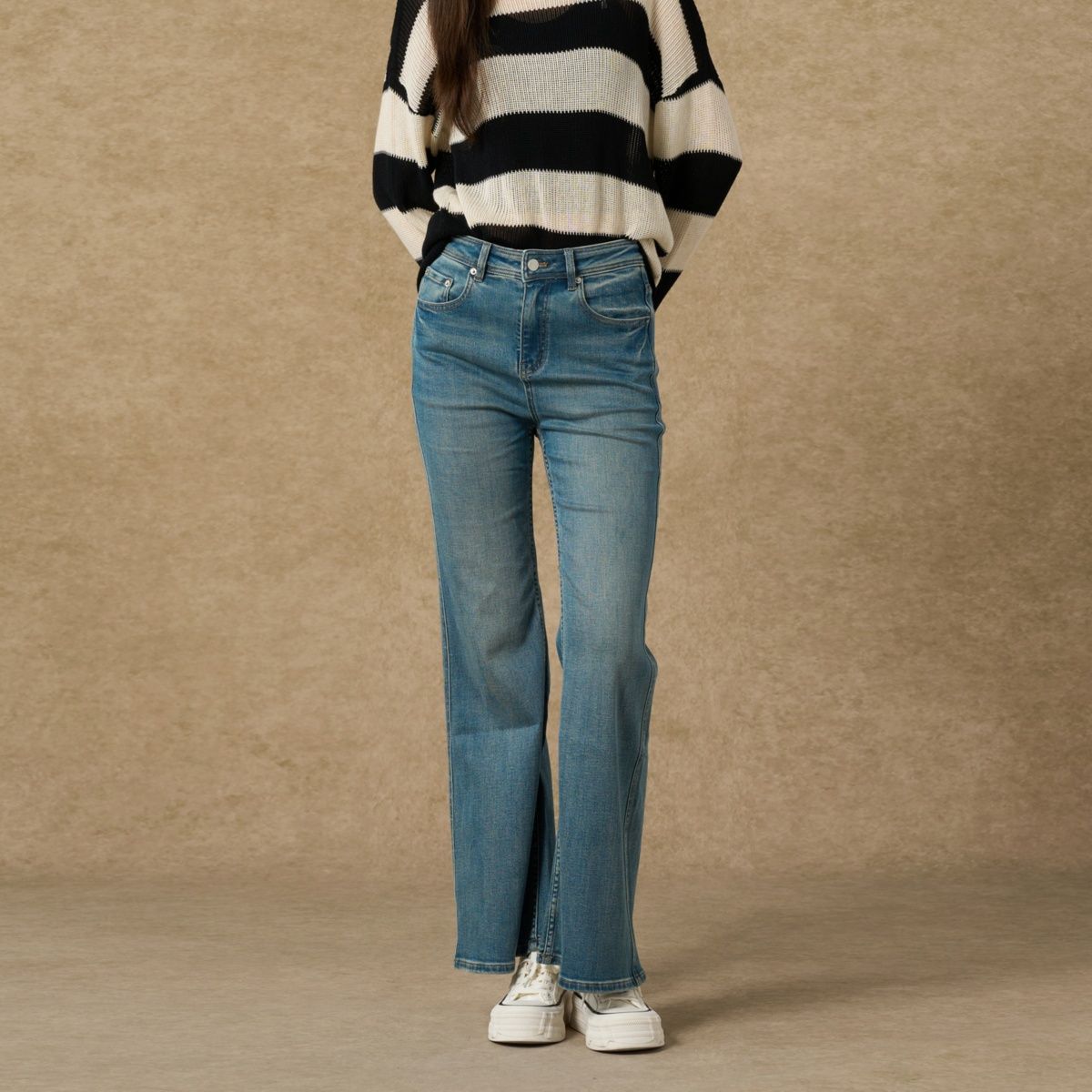 https://fulmo-img-server.com/denimmuse/1756745463222_ikli81iw_6py0m0oy.jpeg