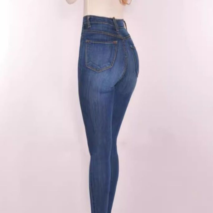 https://fulmo-img-server.com/denimmuse/1792114178713_95kgda9a_7mb4ilrj.jpeg