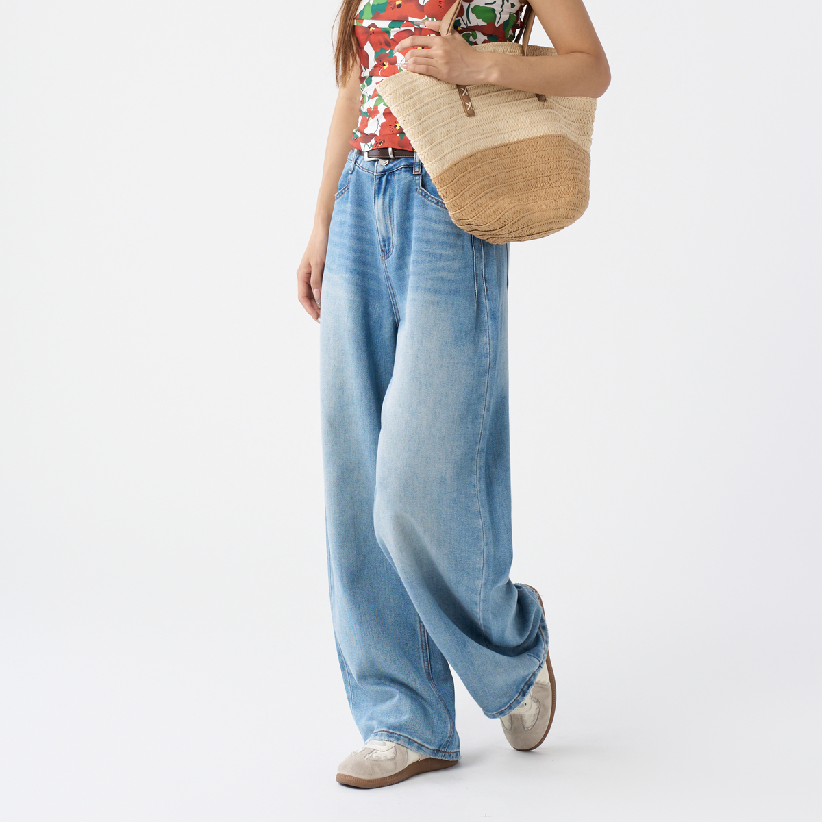 https://fulmo-img-server.com/denimmuse/9c10f419-19f0-4aa6-be4c-1d18a772ead8.jpg