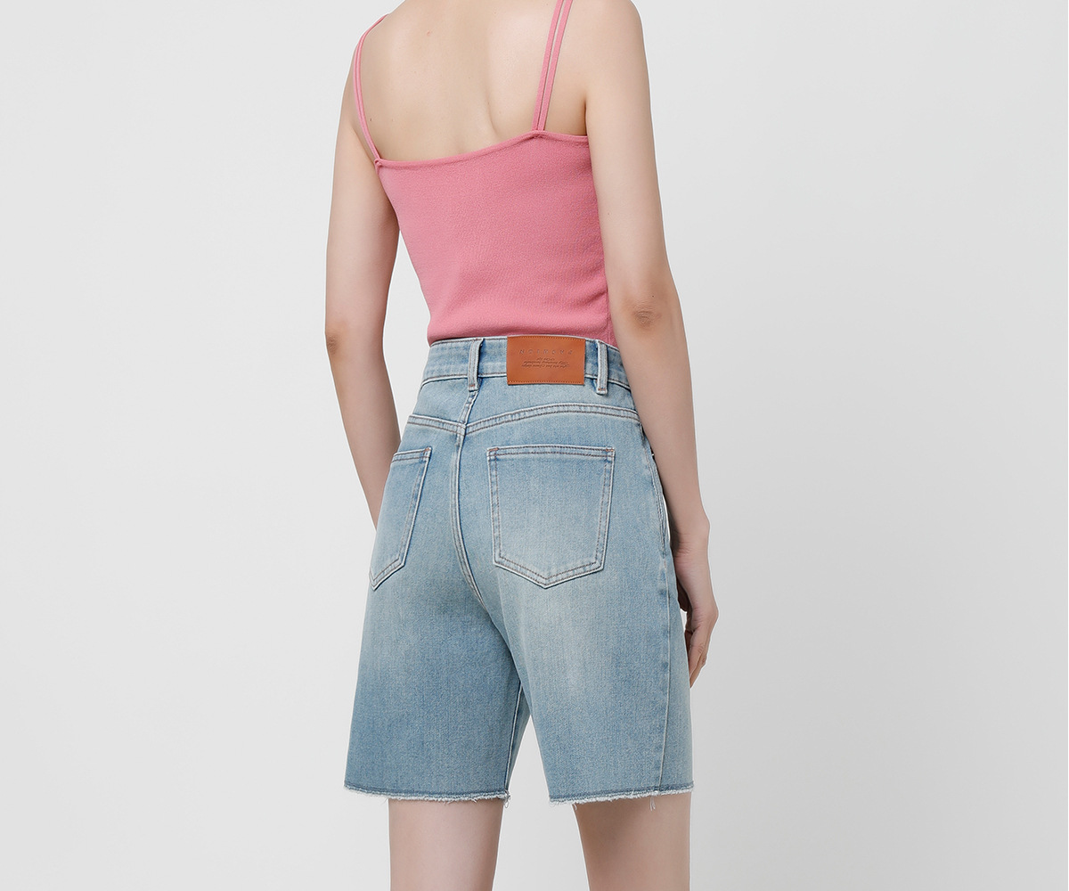 https://fulmo-img-server.com/denimmuse/af383250-b4c3-48c1-8217-21ecd4fdb36a.jpg